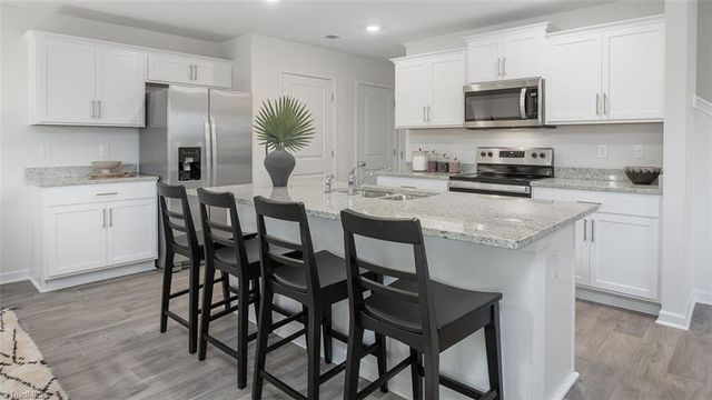 1536 Hamilton Hills Drive, Greensboro, NC 27406