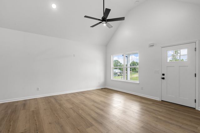 929 Wilkie St N, Mc Ewen, TN 37101