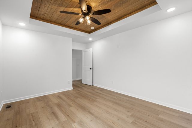 929 Wilkie St N, Mc Ewen, TN 37101