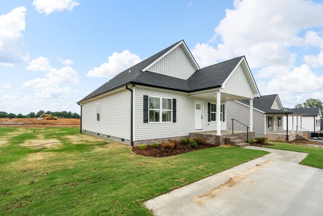 929 Wilkie St N, Mc Ewen, TN 37101