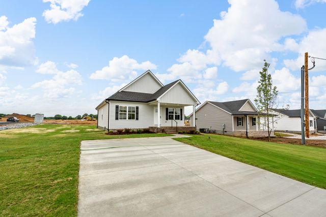 929 Wilkie St N, Mc Ewen, TN 37101