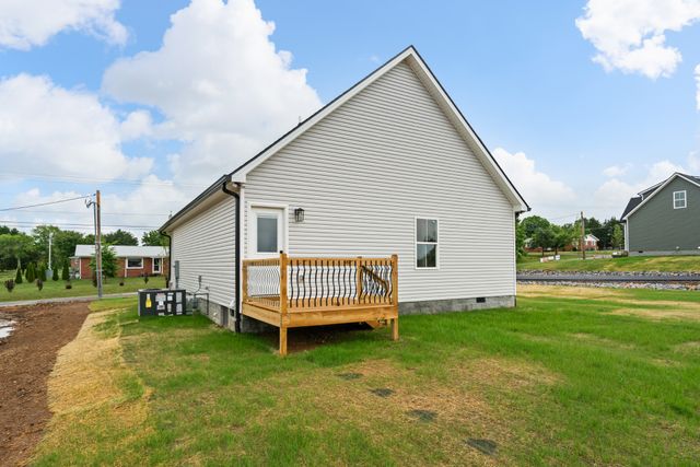 929 Wilkie St N, Mc Ewen, TN 37101