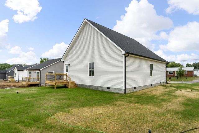 929 Wilkie St N, Mc Ewen, TN 37101