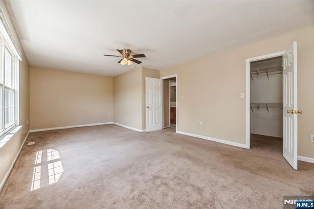 7 Sloop Square, Howell, NJ 07728
