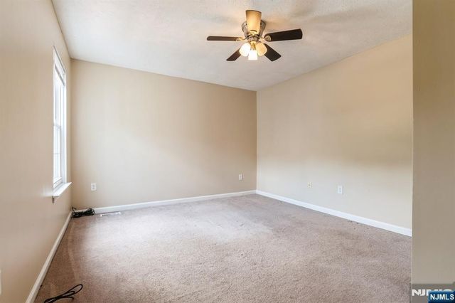 7 Sloop Square, Howell, NJ 07728