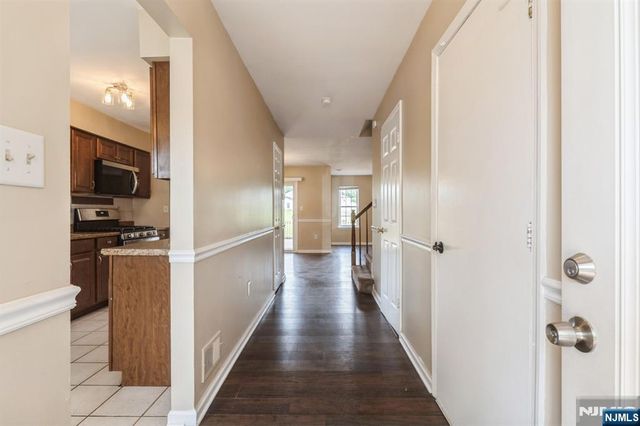 7 Sloop Square, Howell, NJ 07728