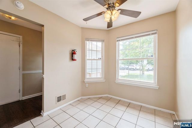 7 Sloop Square, Howell, NJ 07728