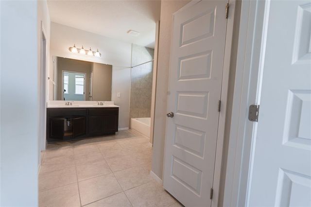 300 Fabion ST, Kyle, TX 78640