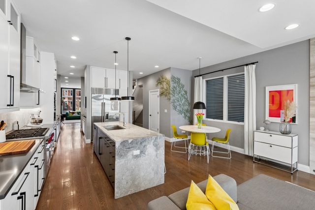 3717 N HERMITAGE Avenue, Chicago, IL 60613