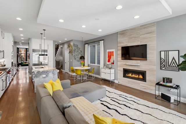 3717 N HERMITAGE Avenue, Chicago, IL 60613