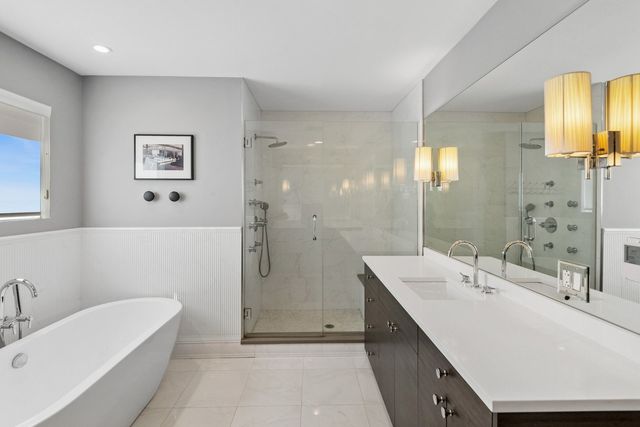 3717 N HERMITAGE Avenue, Chicago, IL 60613