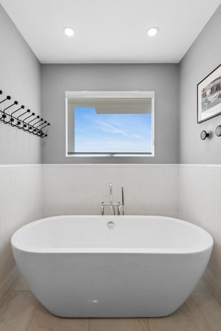 3717 N HERMITAGE Avenue, Chicago, IL 60613