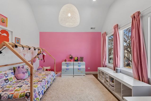 3717 N HERMITAGE Avenue, Chicago, IL 60613