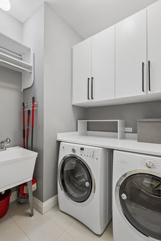 3717 N HERMITAGE Avenue, Chicago, IL 60613