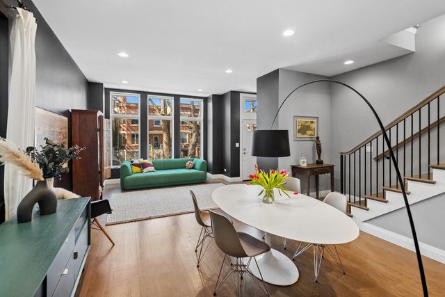 3717 N HERMITAGE Avenue, Chicago, IL 60613