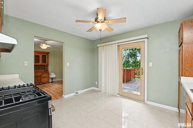 210 WHISPERING OAKS Drive, Germantown Hills, IL 61548