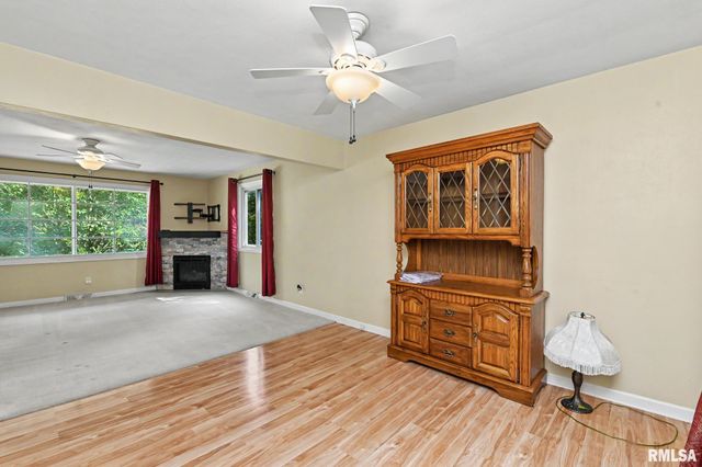 210 WHISPERING OAKS Drive, Germantown Hills, IL 61548