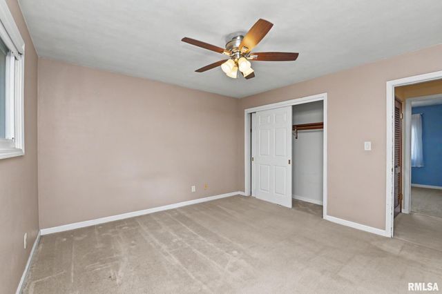 210 WHISPERING OAKS Drive, Germantown Hills, IL 61548