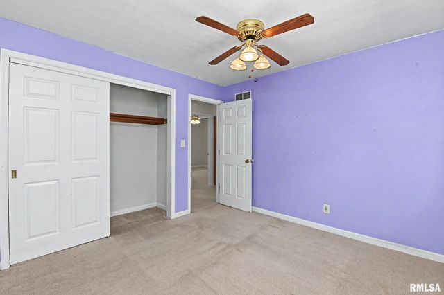 210 WHISPERING OAKS Drive, Germantown Hills, IL 61548