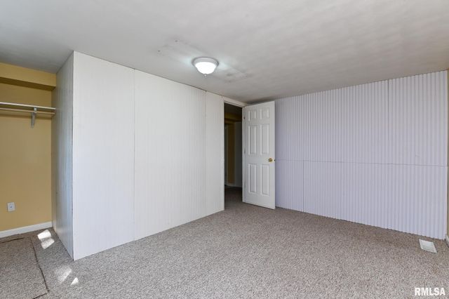 210 WHISPERING OAKS Drive, Germantown Hills, IL 61548