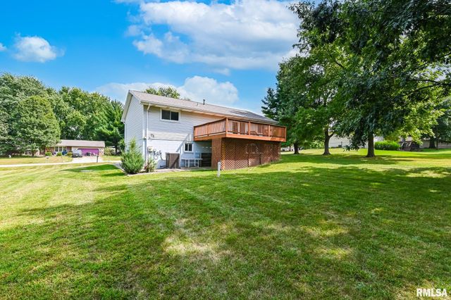 210 WHISPERING OAKS Drive, Germantown Hills, IL 61548