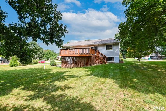 210 WHISPERING OAKS Drive, Germantown Hills, IL 61548