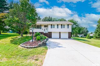 210 WHISPERING OAKS Drive, Germantown Hills, IL 61548