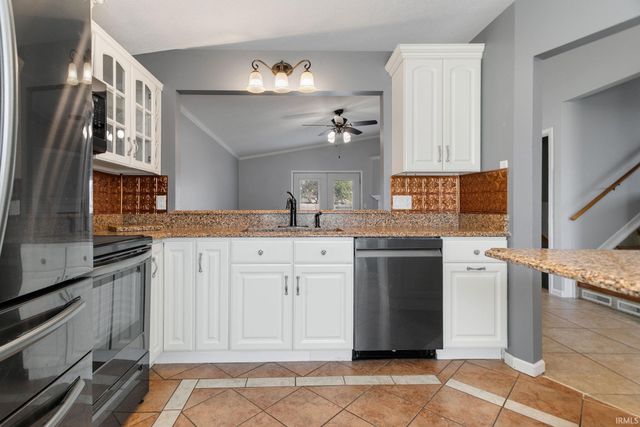 27407 Cobblestone Way, Elkhart, IN 46514