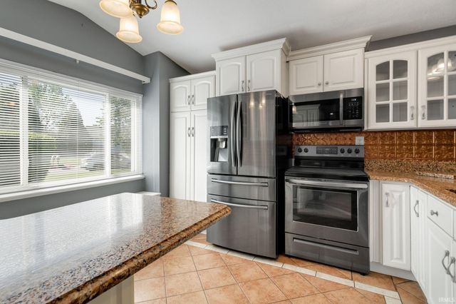 27407 Cobblestone Way, Elkhart, IN 46514