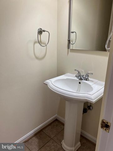3225 DUNSTER CT, Fairfax, VA 22030