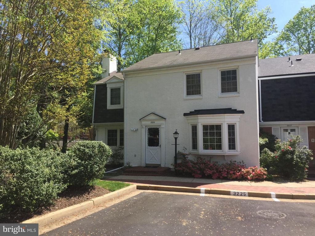 3225 DUNSTER CT, Fairfax, VA 22030
