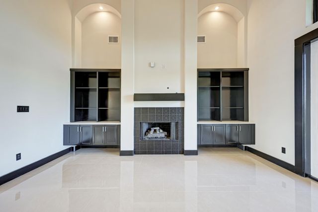 104 Spring Valley ST, Hutto, TX 78634