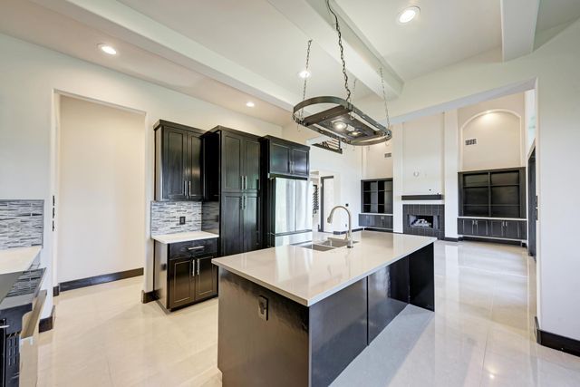 104 Spring Valley ST, Hutto, TX 78634