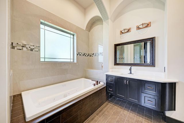 104 Spring Valley ST, Hutto, TX 78634