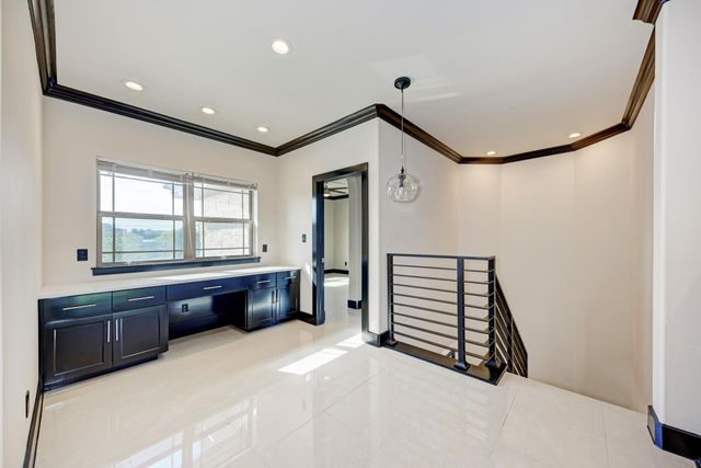 104 Spring Valley ST, Hutto, TX 78634