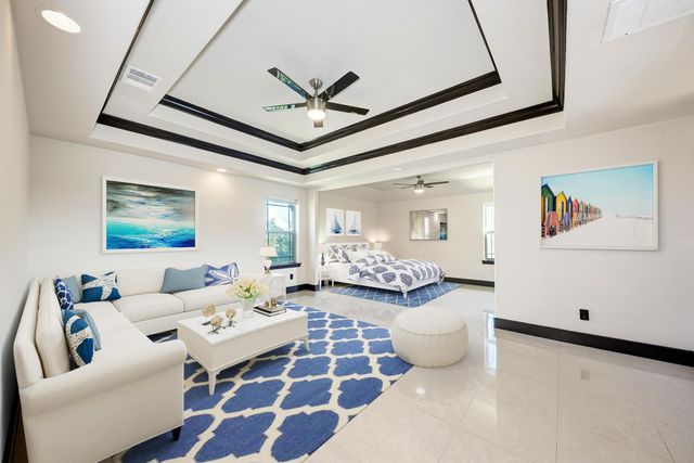 104 Spring Valley ST, Hutto, TX 78634