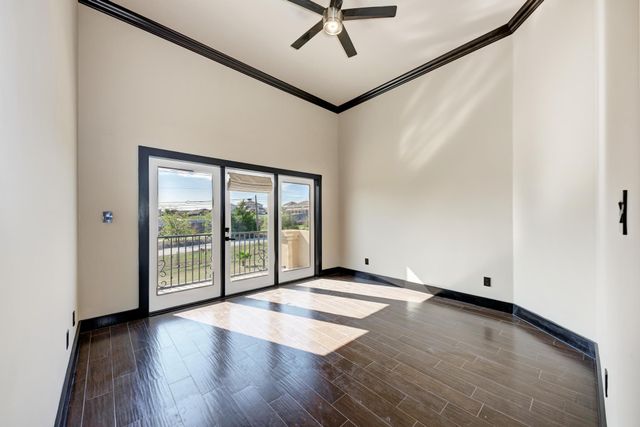 104 Spring Valley ST, Hutto, TX 78634