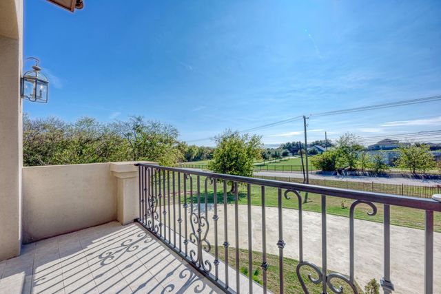 104 Spring Valley ST, Hutto, TX 78634