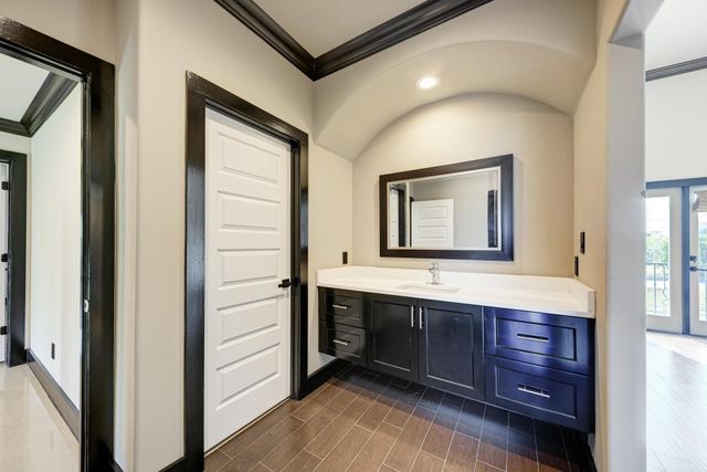 104 Spring Valley ST, Hutto, TX 78634