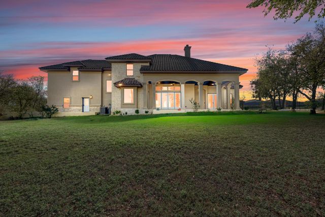 104 Spring Valley ST, Hutto, TX 78634