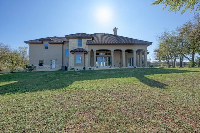 104 Spring Valley ST, Hutto, TX 78634