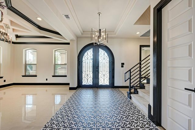 104 Spring Valley ST, Hutto, TX 78634