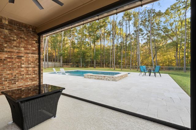 11041 Shadow View Drive, Conroe, TX 77304