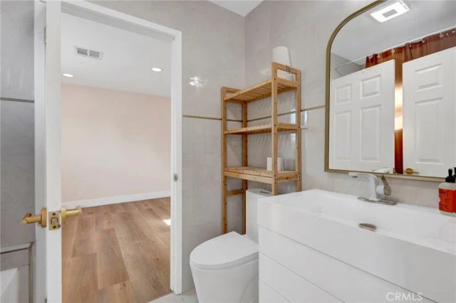 1432 N Catalina Street, Burbank, CA 91505