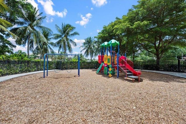 10295 Trianon Place, Wellington, FL 33449