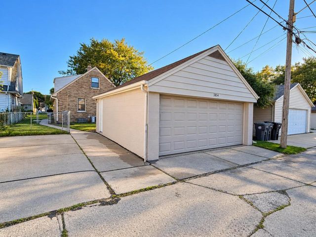 3854 E Carpenter AVENUE, Cudahy, WI 53110