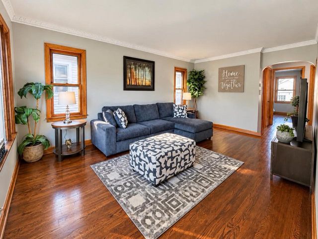 3854 E Carpenter AVENUE, Cudahy, WI 53110