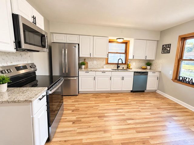 3854 E Carpenter AVENUE, Cudahy, WI 53110