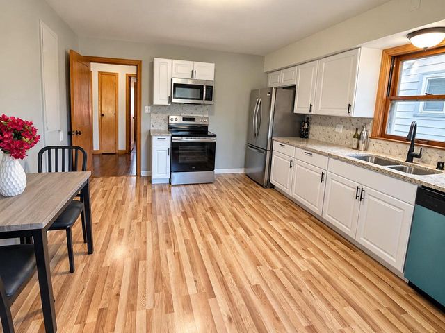 3854 E Carpenter AVENUE, Cudahy, WI 53110
