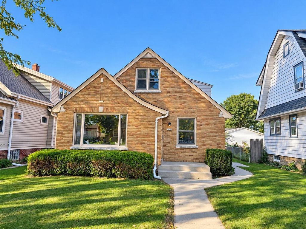3854 E Carpenter AVENUE, Cudahy, WI 53110